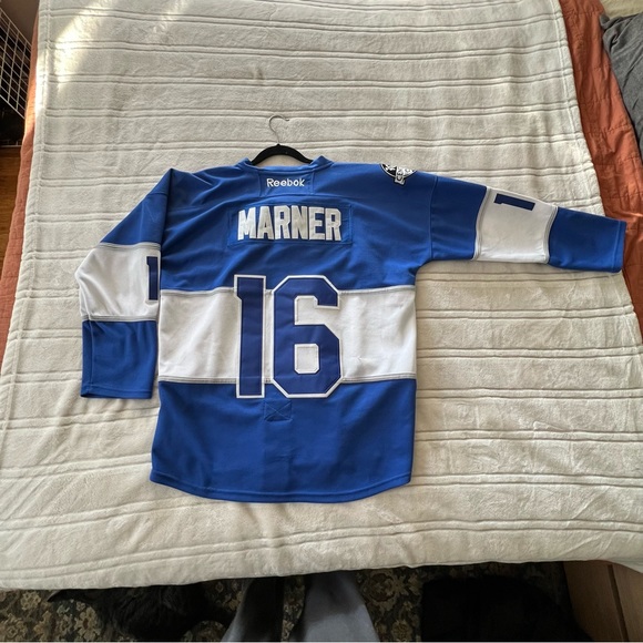 Toronto Maple Leafs Hockey jersey - Picture 2 of 9